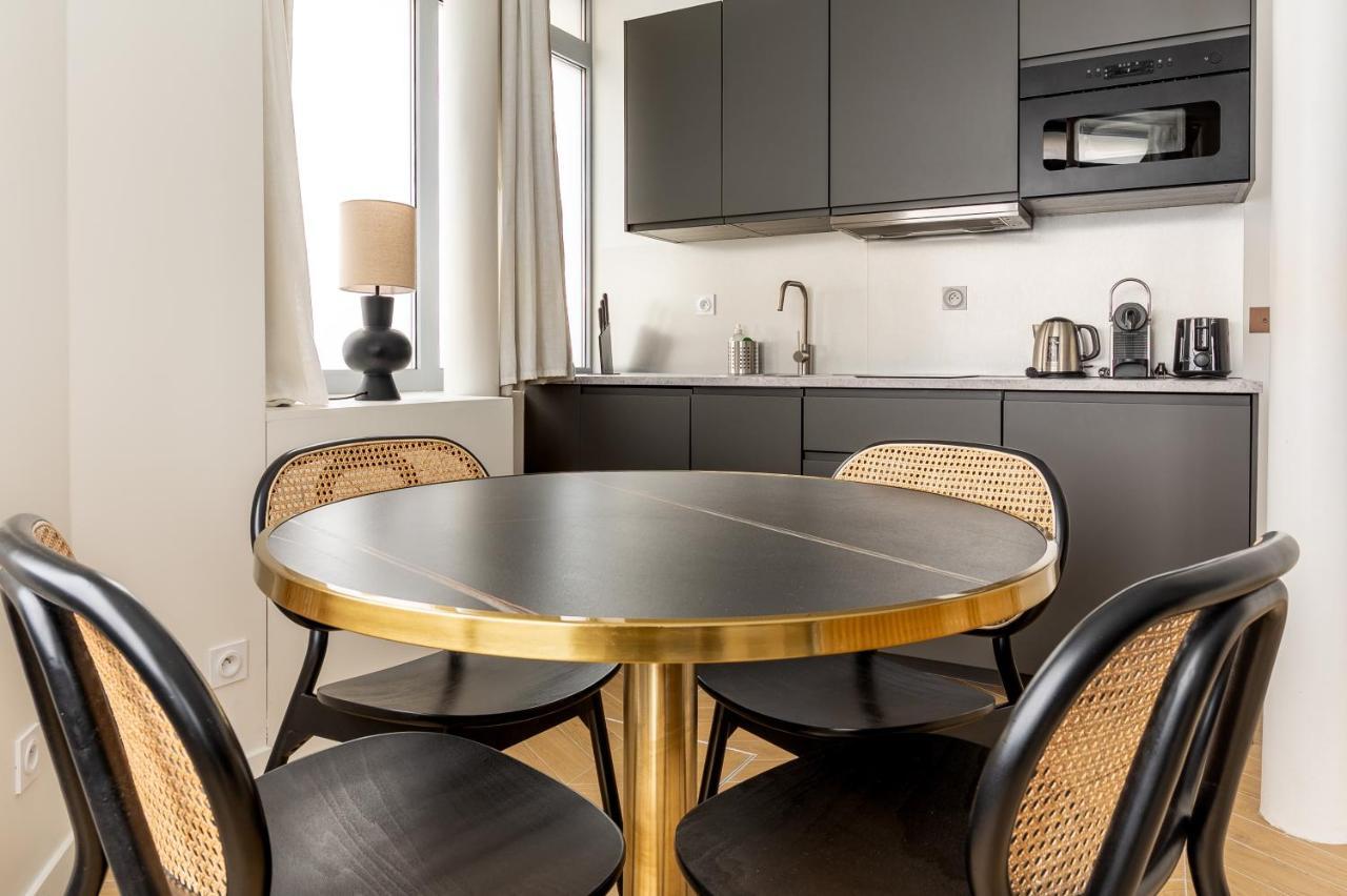 פריז Lovely Apartment Close To Eiffel Tower מראה חיצוני תמונה